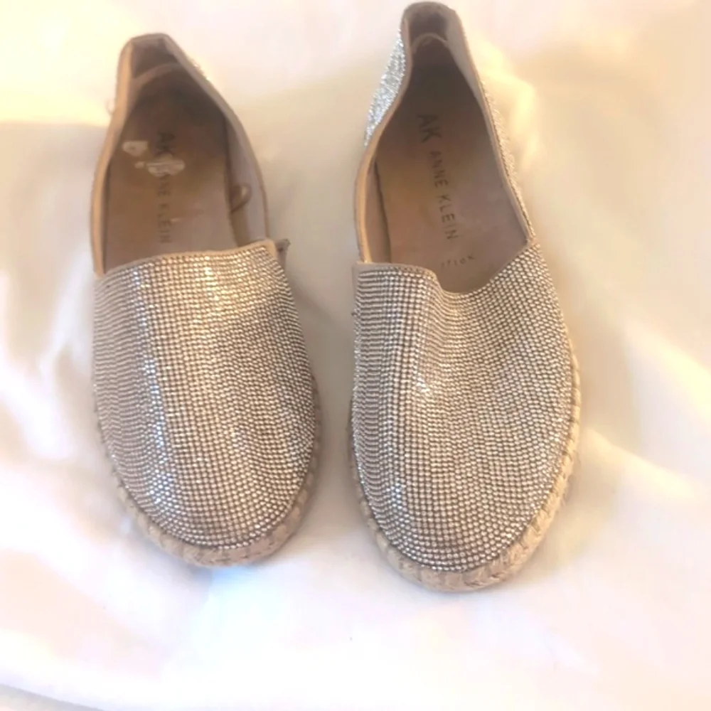 Anne Klein Women Flat Silver Slip-On Textile Elastic Glitter Size 8M